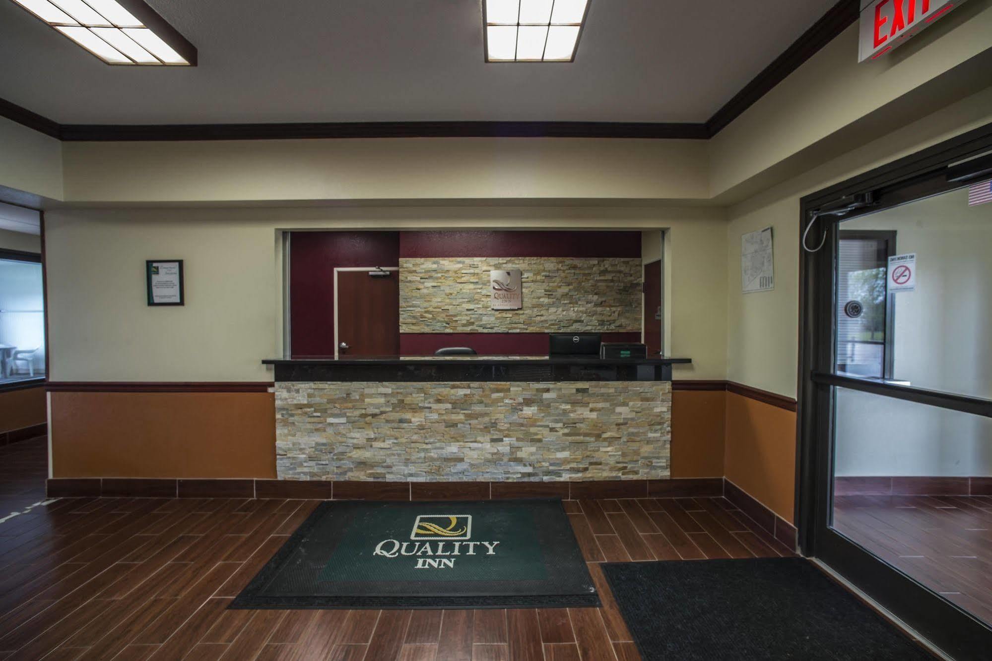 Quality Inn Harrisburg Luaran gambar