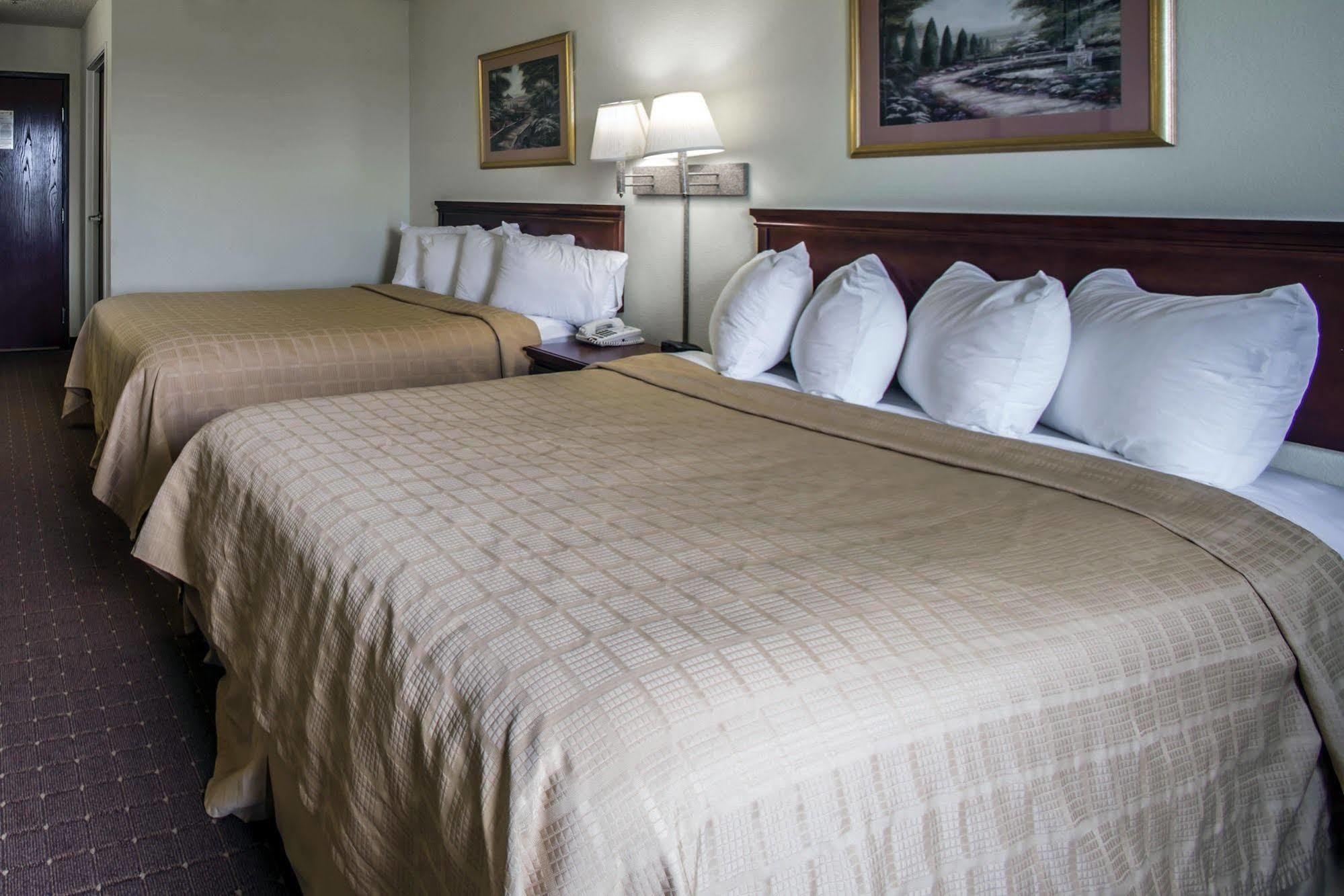 Quality Inn Harrisburg Luaran gambar